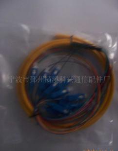 供應自產自磨12芯SC束裝光纖跳線 高密度布線與高效傳輸的優選方案